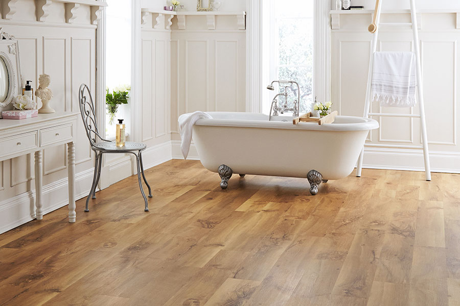 Period bathroom with Karndean oak effect vinyl floor tiles