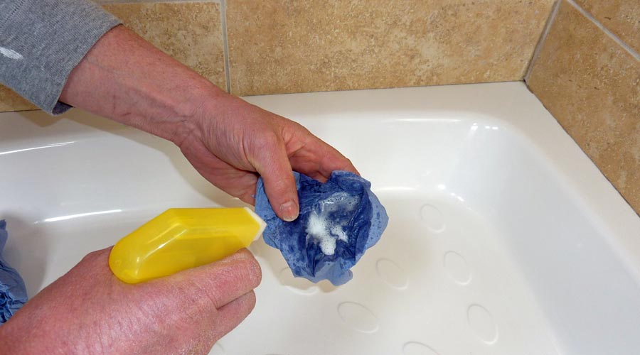 Thoroughly clean the shower tray and tiles ensuring that the surface is free of dirt and grease before applying silicone sealant